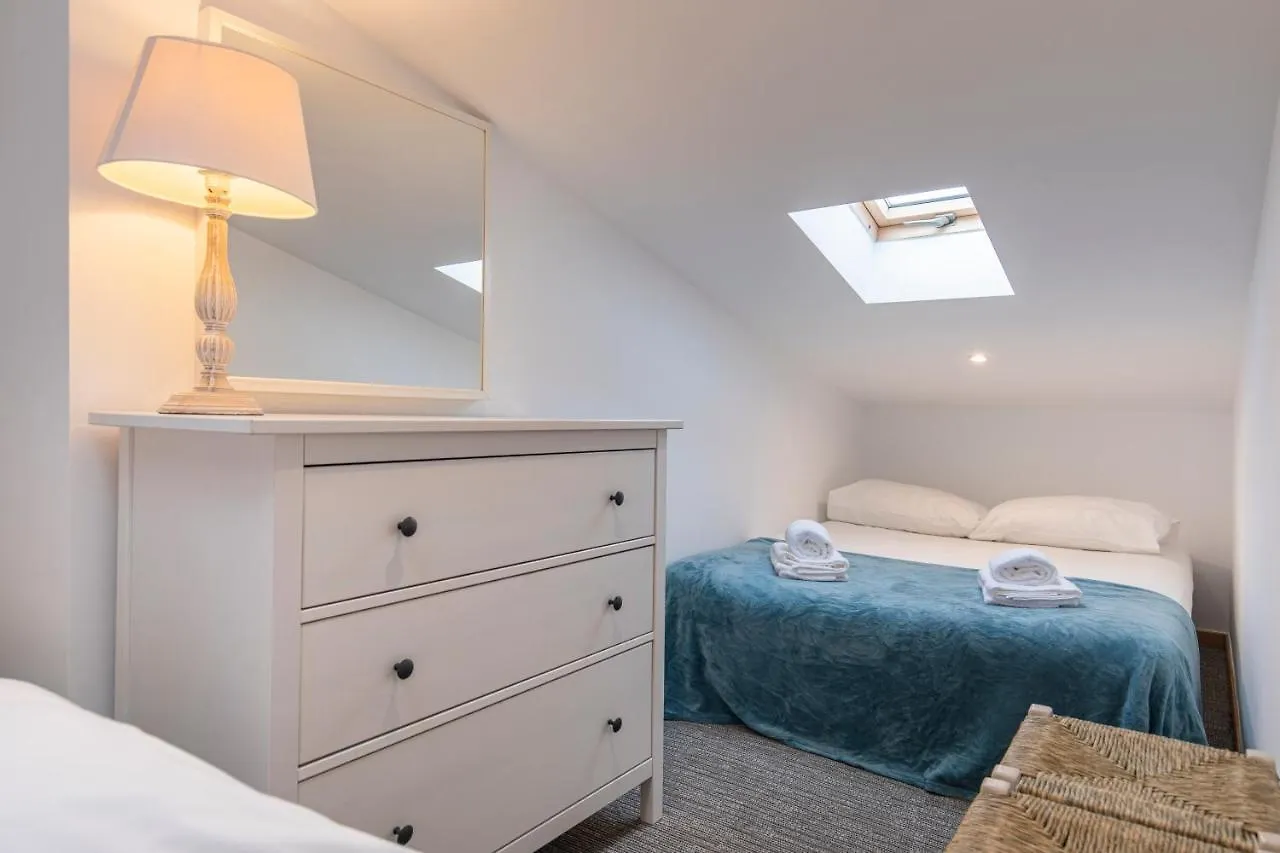 Condessa 2Bdr Duplex By Lovelystay Lisbon