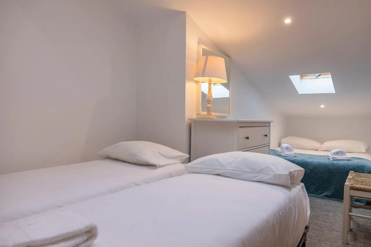 Condessa 2Bdr Duplex By Lovelystay Lisbon Portugal